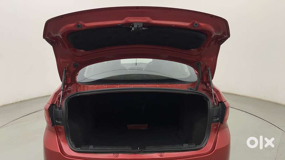 Tata Tigor Xza, 2018, Petrol