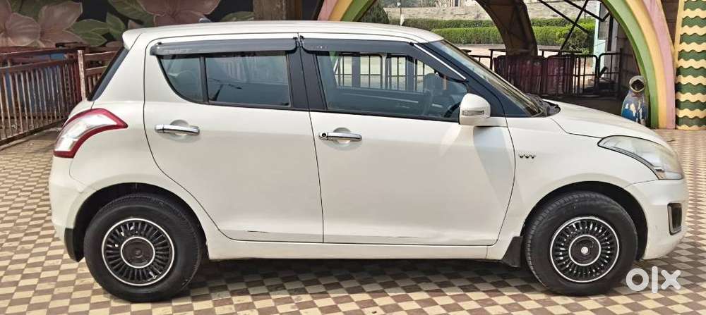 Maruti Suzuki Swift Vxi, 2015, Petrol