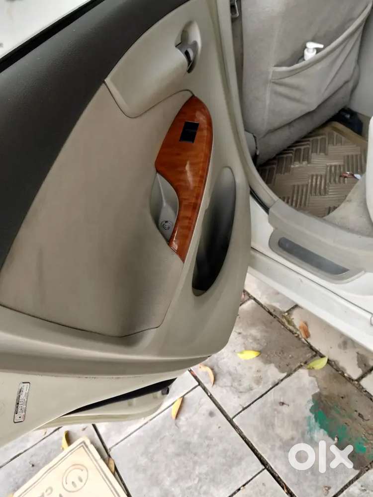 Toyota Corolla Altis 2010