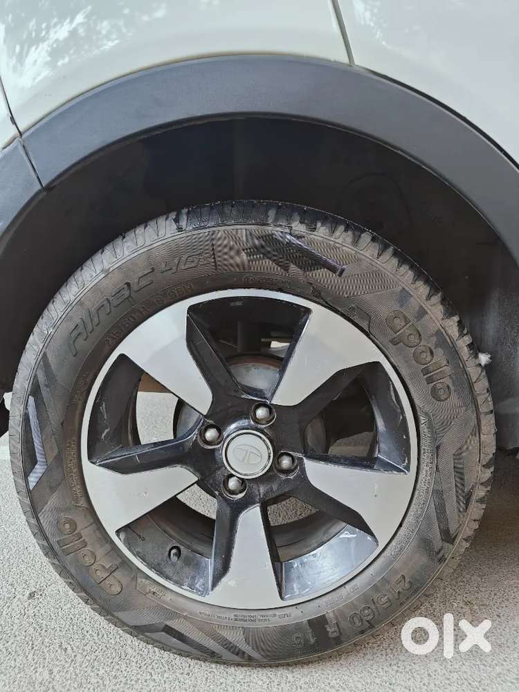 Tata Nexon White 1.5 Revotorq Xza Plus Top End Model