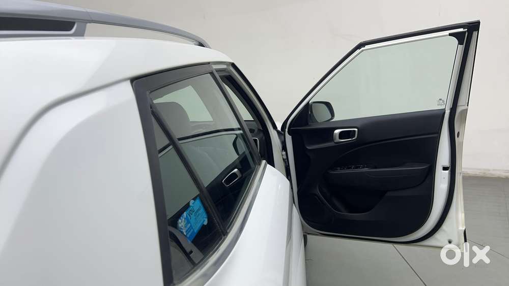 Hyundai Venue 1.2 S Plus, 2022, Petrol