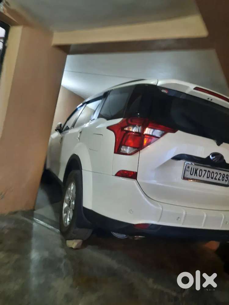 Xuv500 Showroom Condition Premium Suv