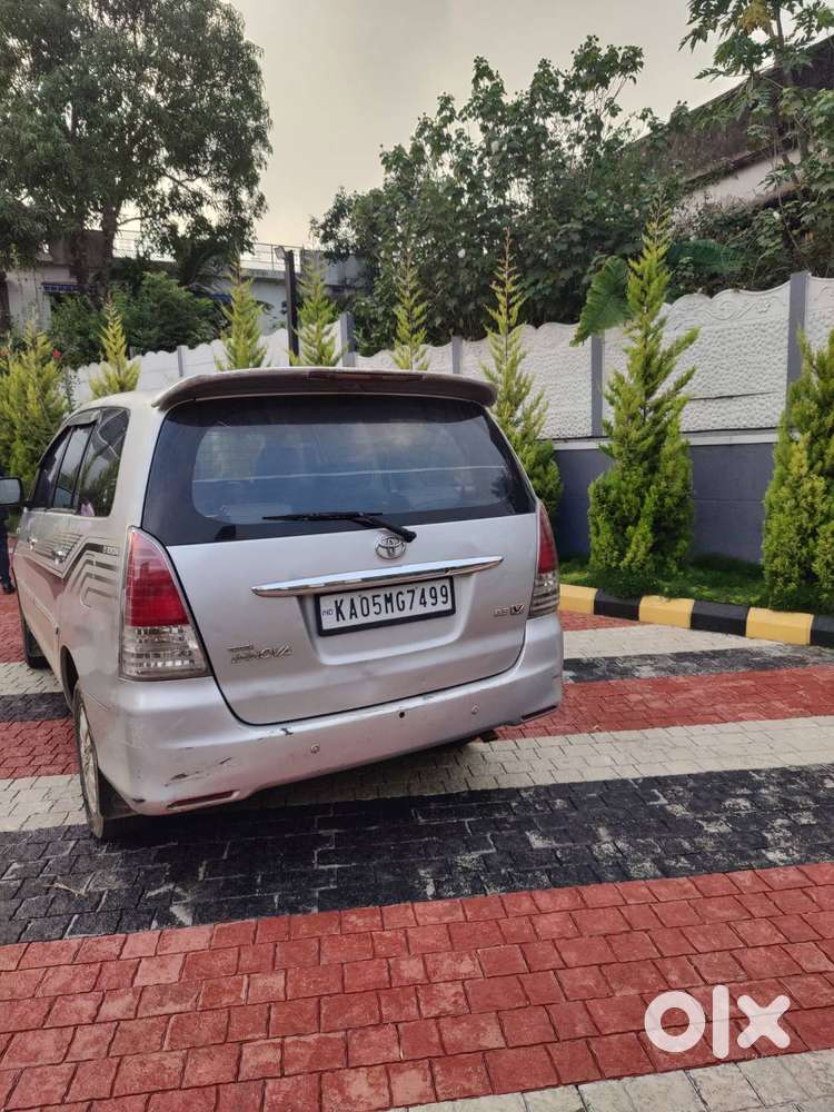 Innova 2.5v 2009 Model 8seater Well Maintain