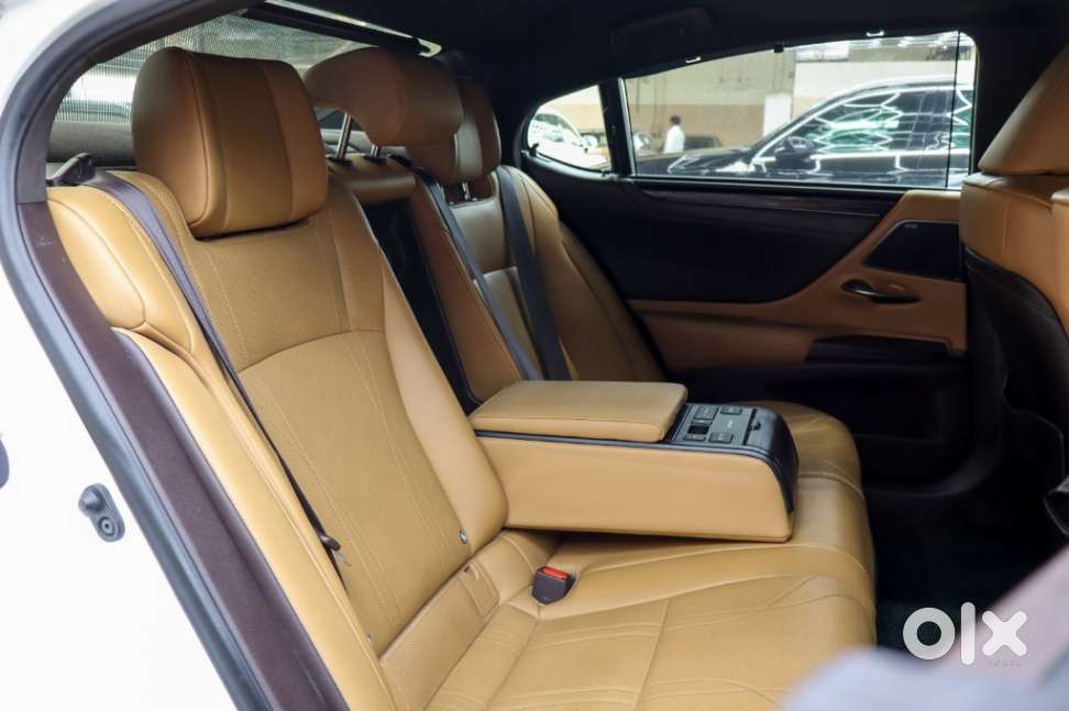 Lexus Es 300h Luxury, 2020, Cng & Hybrids