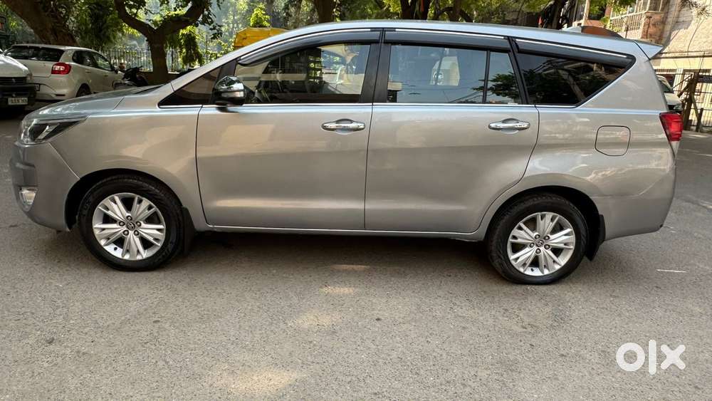 Toyota Innova Crysta 2.8 Zx At 7 Seater, 2017, Diesel