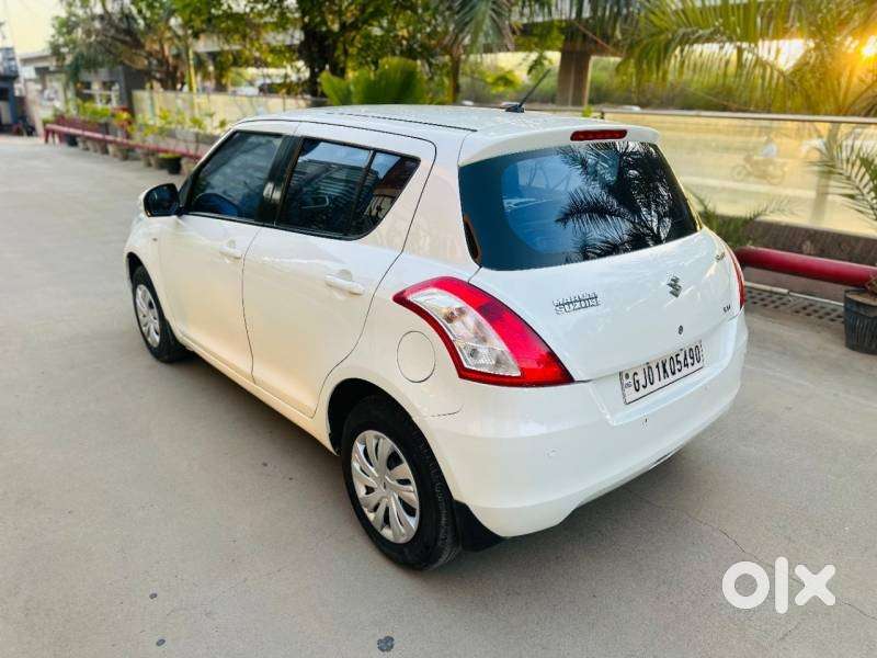 Maruti Suzuki Swift Vxi + Manual, 2012, Petrol