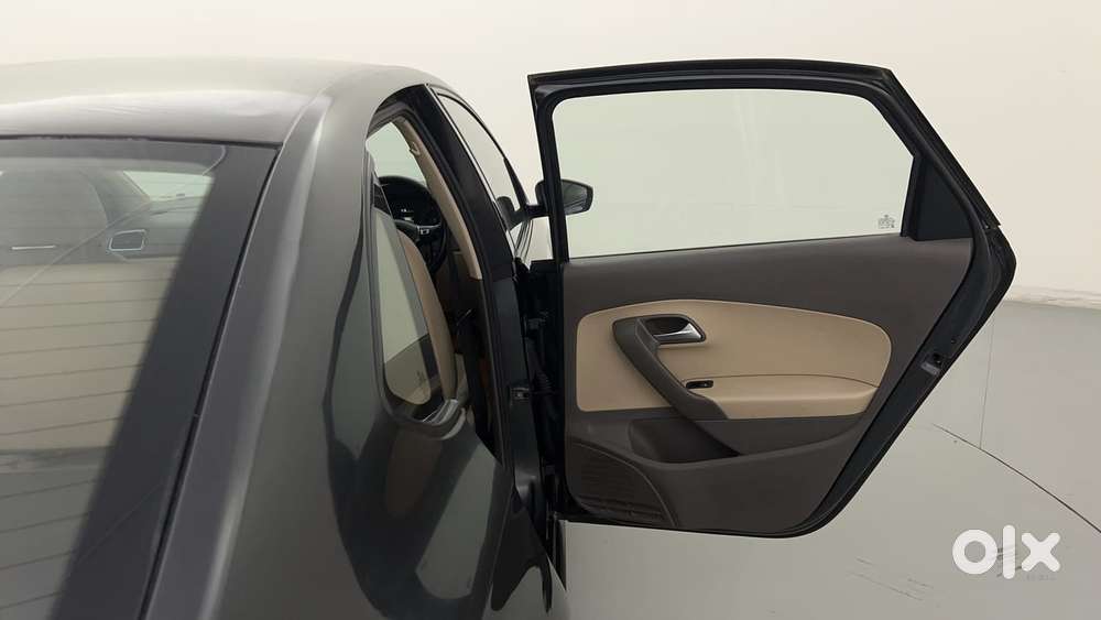 Volkswagen Vento 1.2 Tsi Highline At, 2016, Petrol