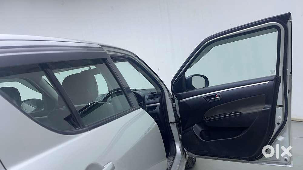 Maruti Suzuki Swift Vxi Optional, 2017, Petrol