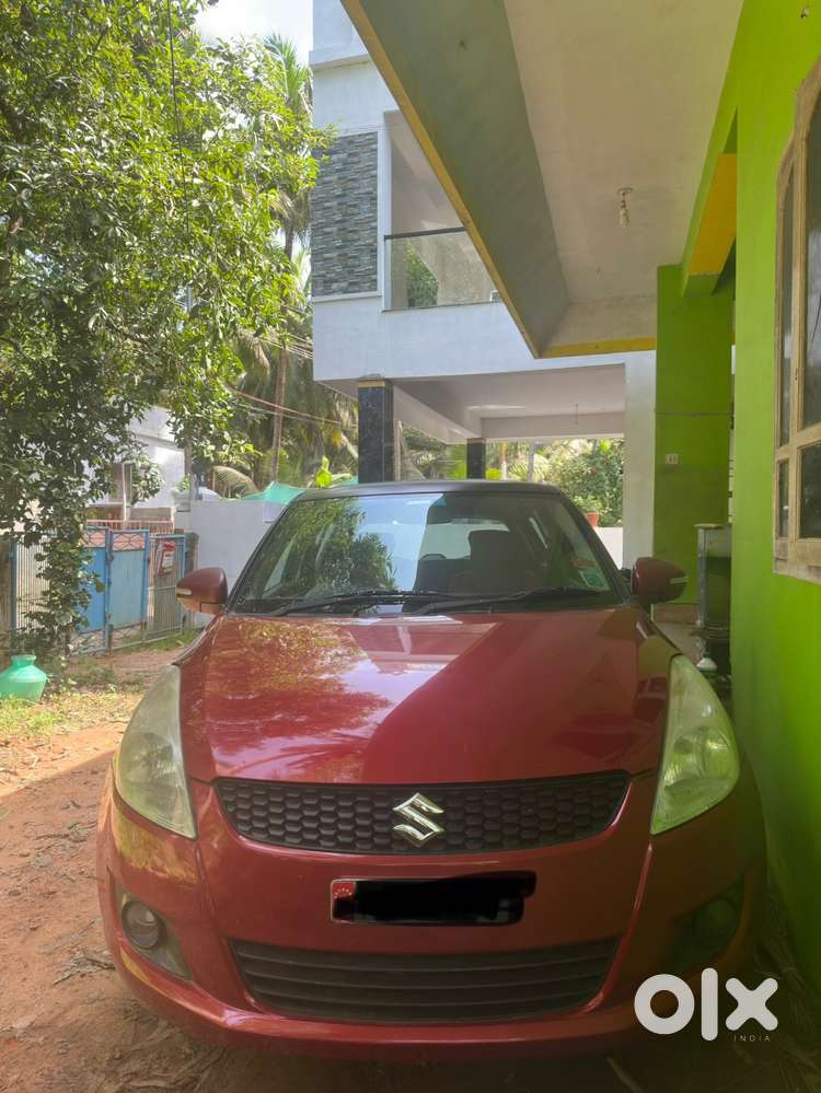 Good Condition Swift 2013 Red Car