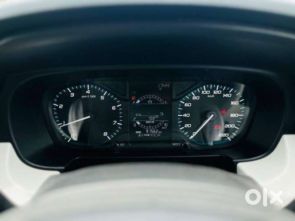 Tata Punch, 2022, Petrol