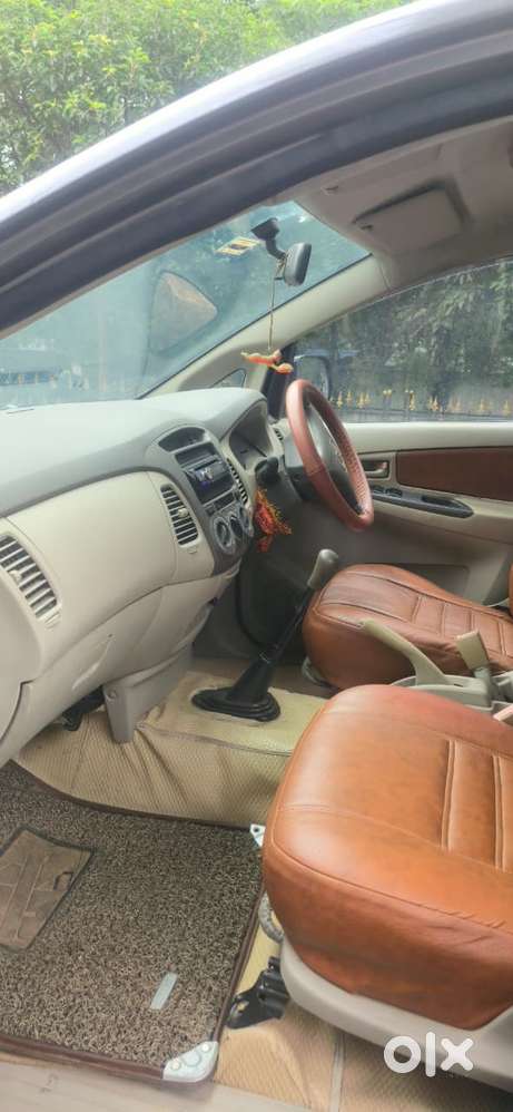 Toyota Innova 2.5 G (diesel) 8 Seater Bs Iv, 2011, Diesel