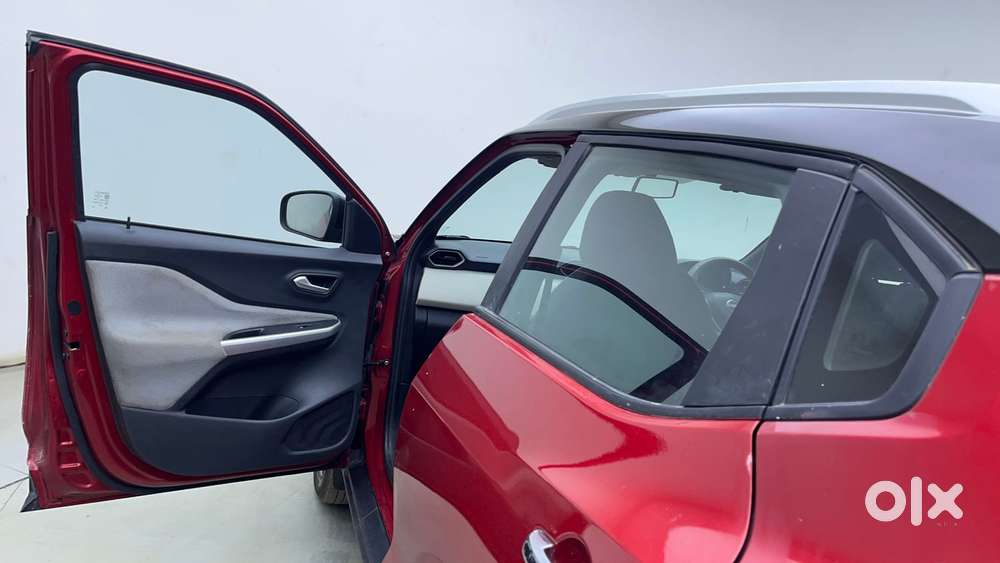 Nissan Magnite 1.0 Xv Dual Tone, 2023, Petrol