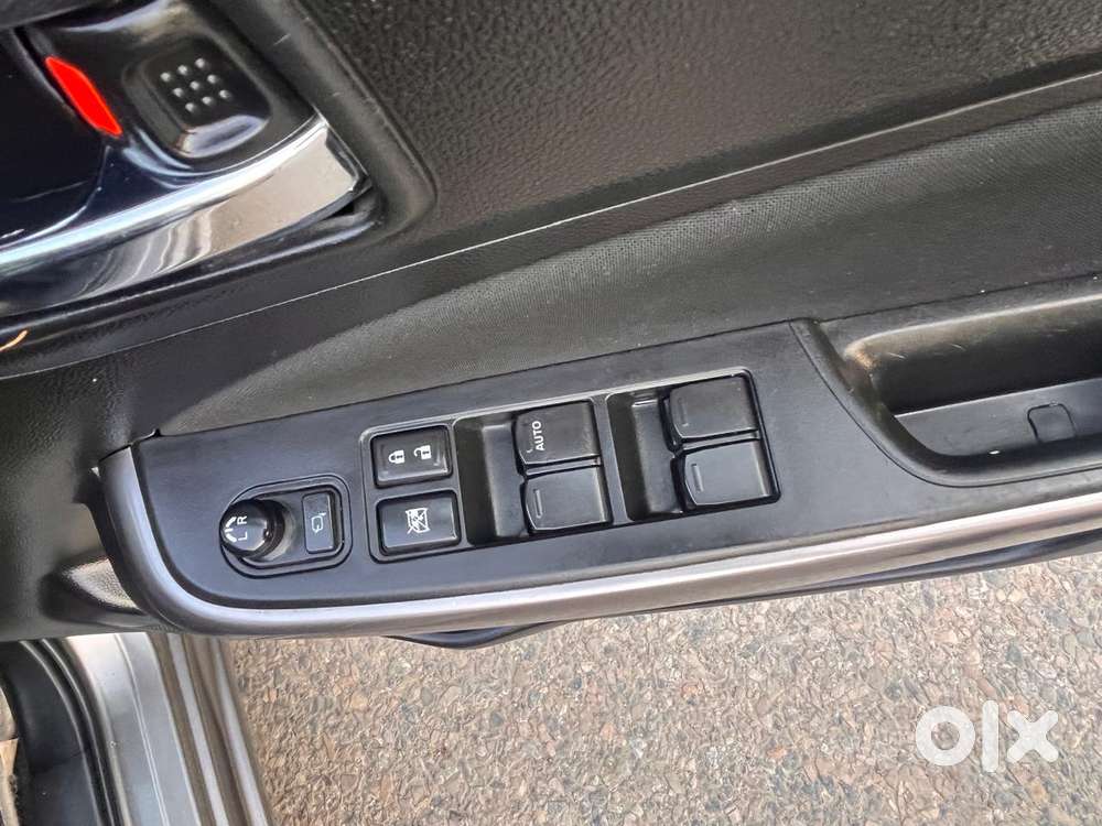 Maruti Suzuki Swift 1.3 Zxi, 2022, Petrol
