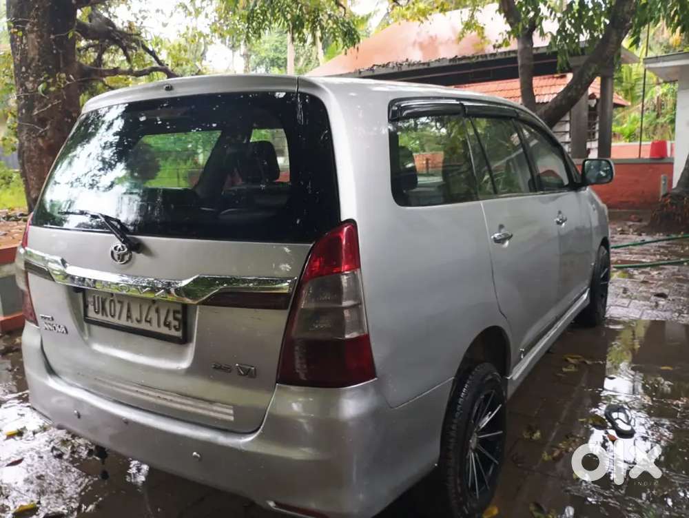 Toyota Innova 2.5 V 2011