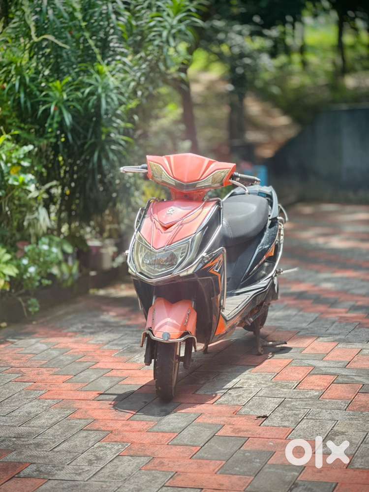 Gaura electric scooter