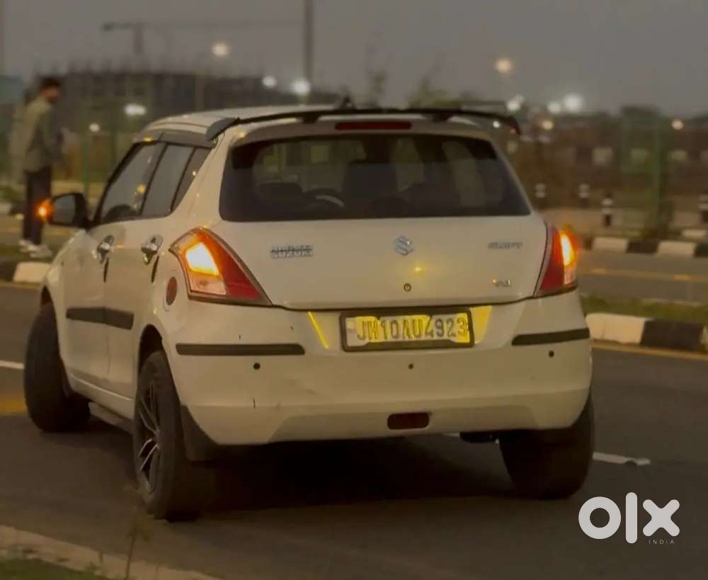 Maruti Suzuki Swift 2015 Petrol Well Maintained