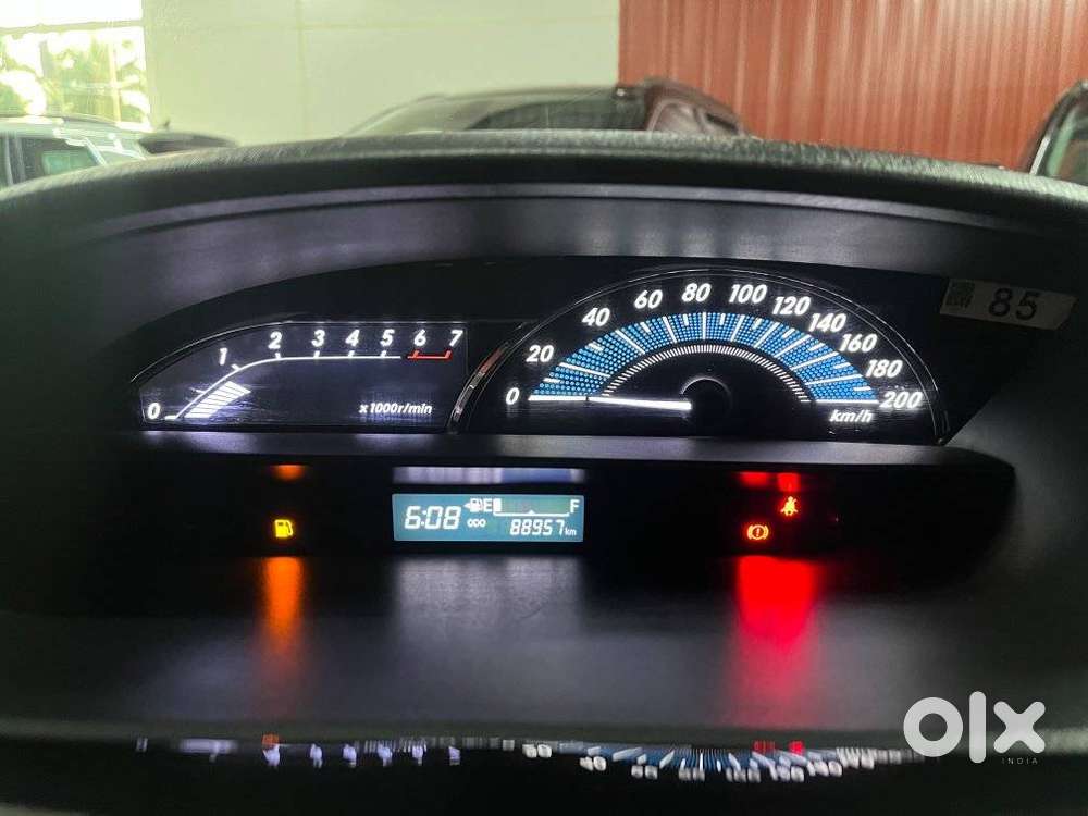 Toyota Etios Liva V Dual Tone, 2018, Petrol