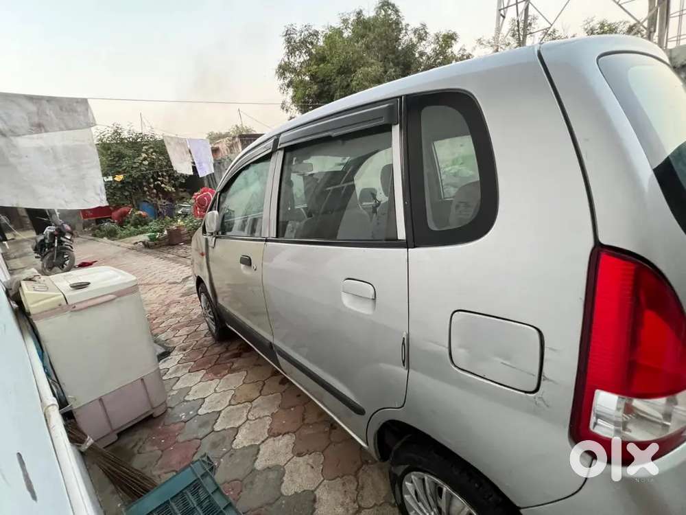 Maruti Suzuki Zen Estilo 2011