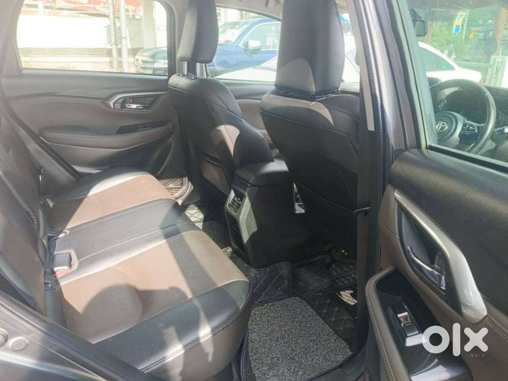 Toyota Urban Cruiser Hyryder 1.5 V Hybrid, 2022, Petrol