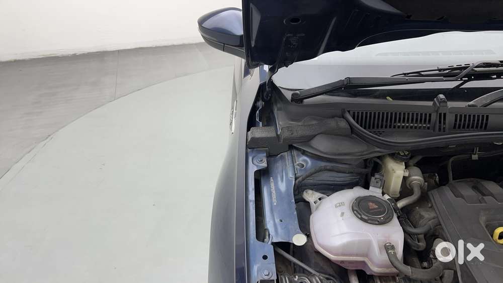 Skoda Slavia Style 1.0l Tsi Mt, 2023, Petrol