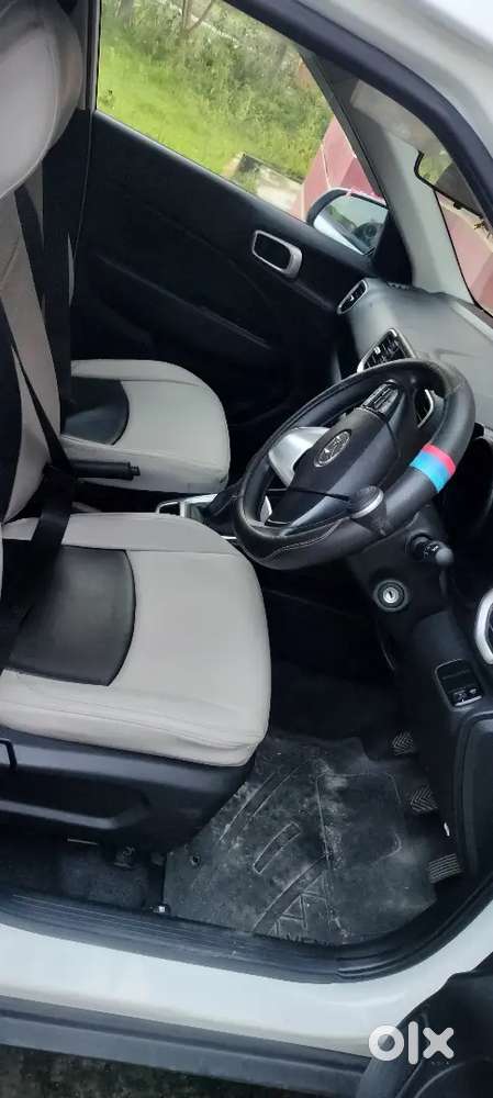 Hyundai Venue Mt Petrol 2021
