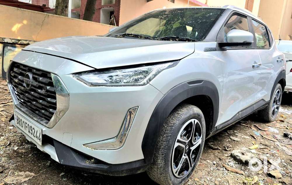 Nissan Magnite 1.0 Xv Premium, 2022, Petrol
