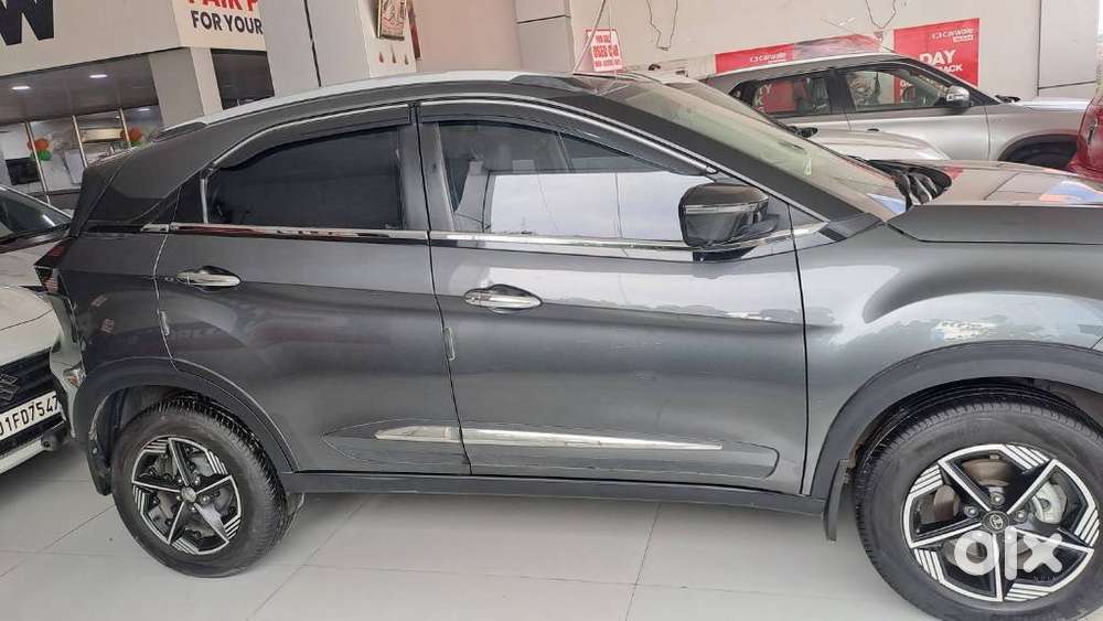 Tata Nexon Creative Plus S 1.2 Revotron Petrol 6 Mt, 2025
