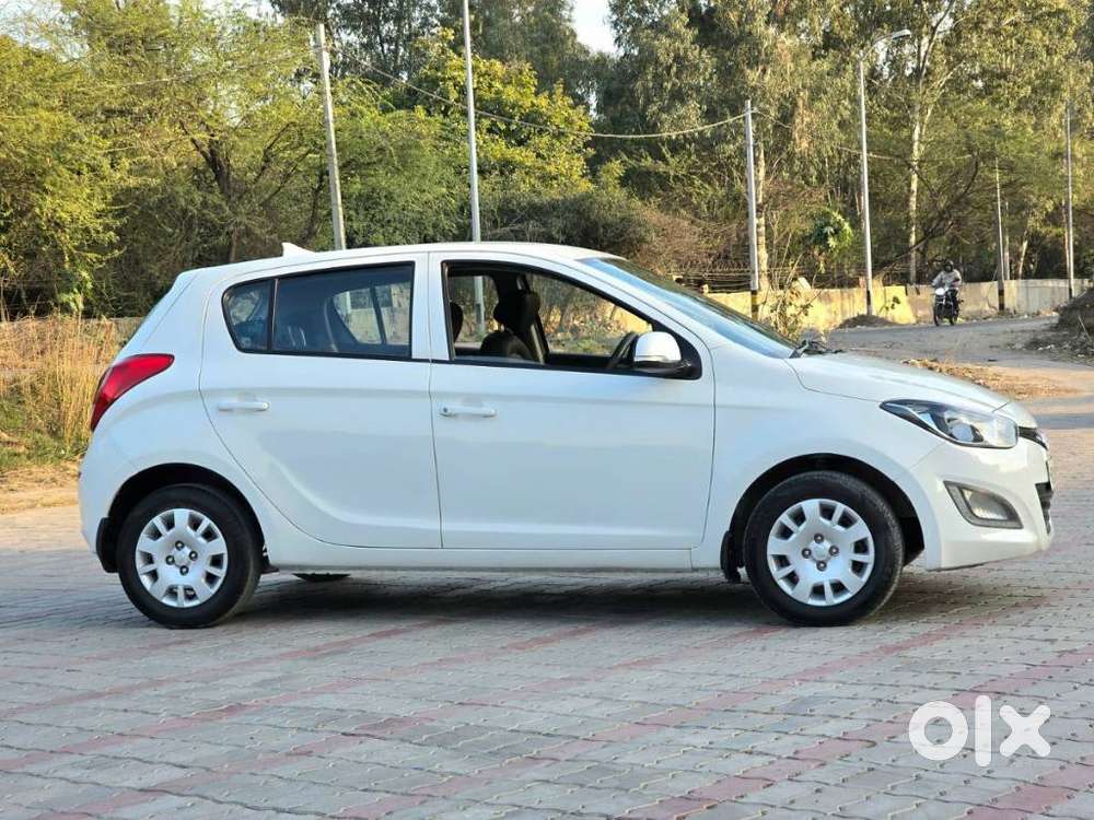 Hyundai I20 Sportz 1.2 Vtvt, 2013, Petrol