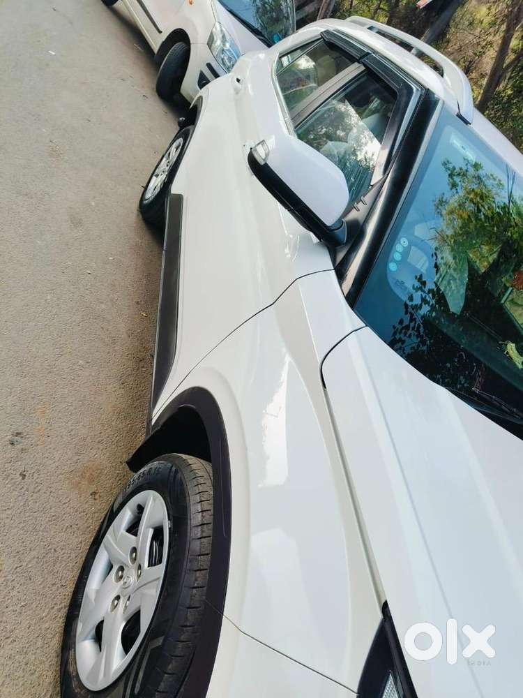 Hyundai Venue 2023 Petrol Well Maintained