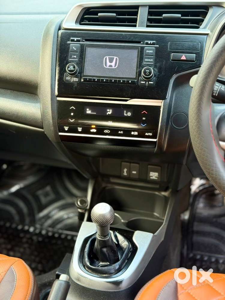 Honda Jazz V Mt Privilege, 2019, Petrol
