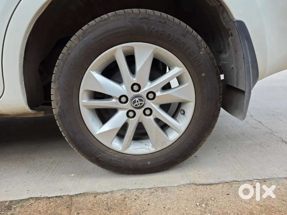 Toyota Innova Crysta 2017 Diesel At 7str