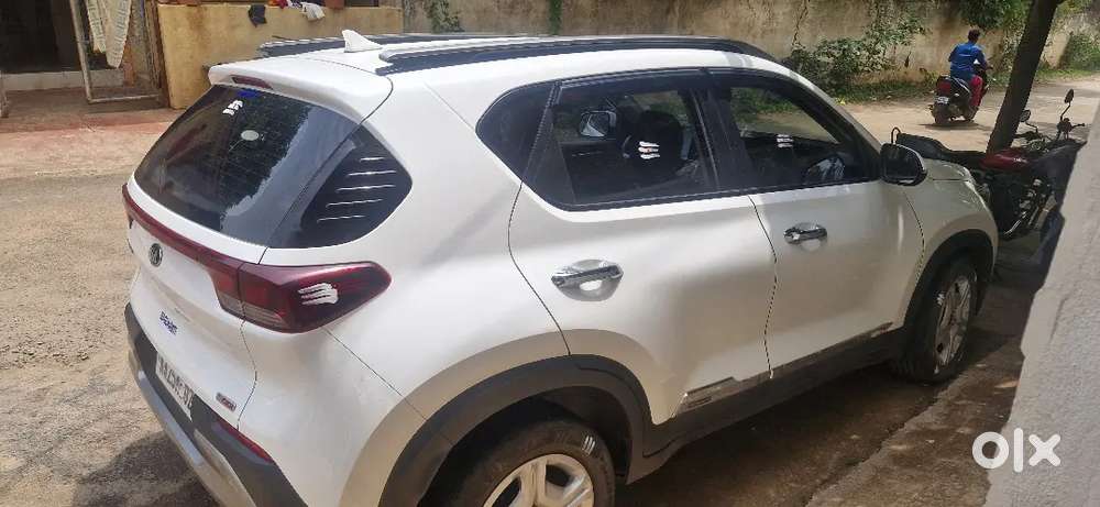 Kia Sonet White Fully Automatic