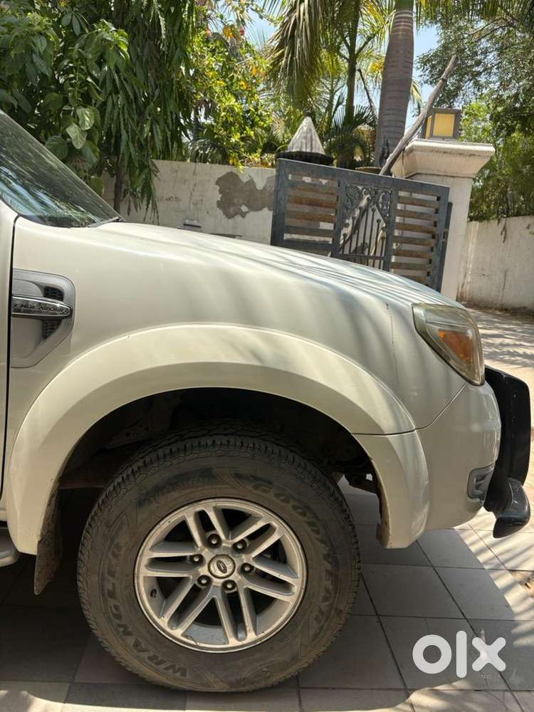 Ford Endeavour Well Maintained With Excellent Tyre And Original Colour