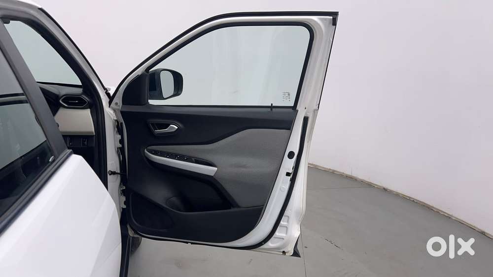 Nissan Magnite Xv Turbo, 2021, Petrol