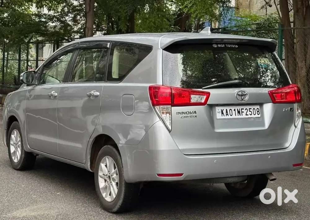 Tayota Innova Crysta 2.4 V