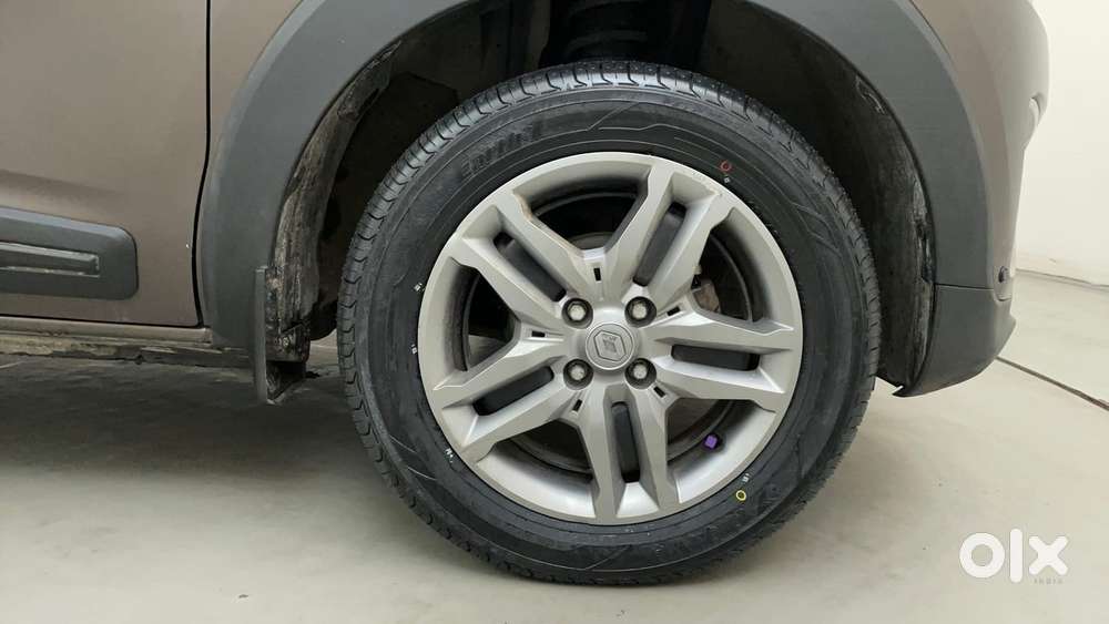 Renault Triber Rxz Easy-r Amt, 2021, Petrol
