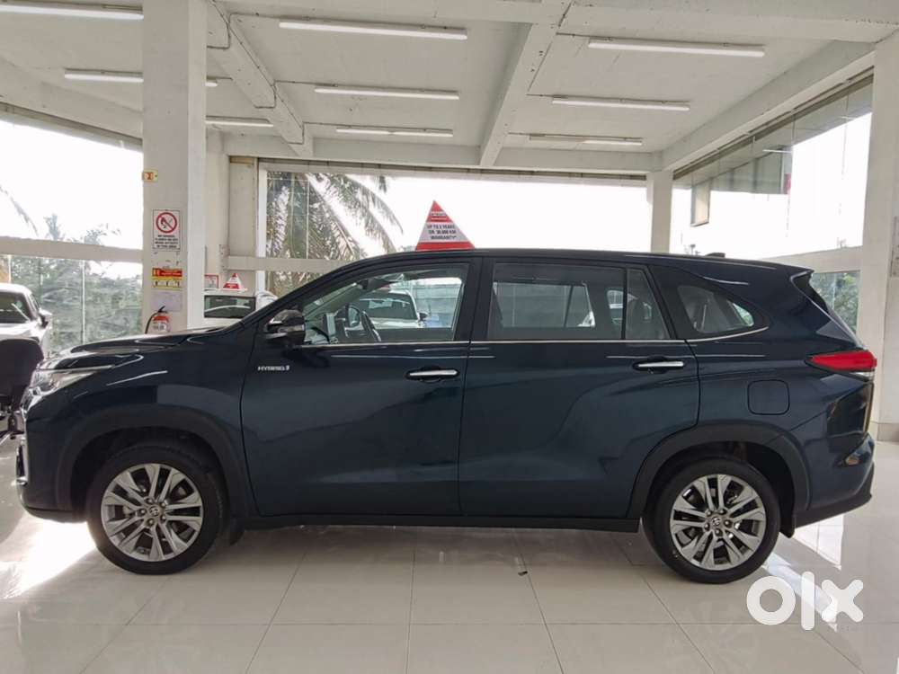 Toyota Innova Hycross 2.0 Zx (o) Hybrid 7 Str, 2024, Cng & Hybrids
