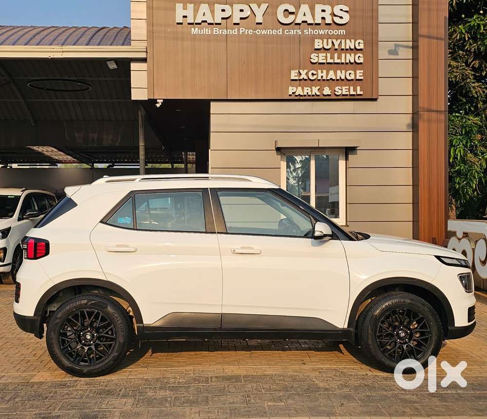 Hyundai Venue 1.2 S (o), 2022, Petrol