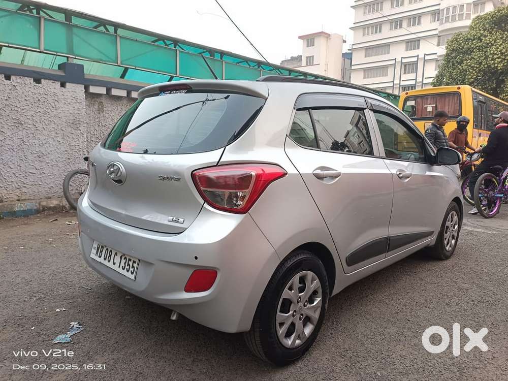 Hyundai Grand I10 2016-2017 Sportz Celebration Edition, 2016, Petrol