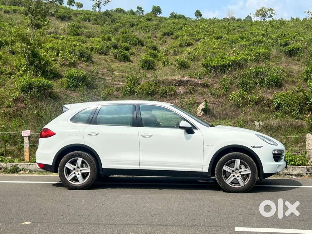 Porsche Cayenne 2015 Hybrid Well Maintained