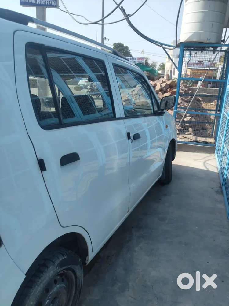 एक दम साफ़ 17552 Km ओरिजनल सर्विस रिकार्ड