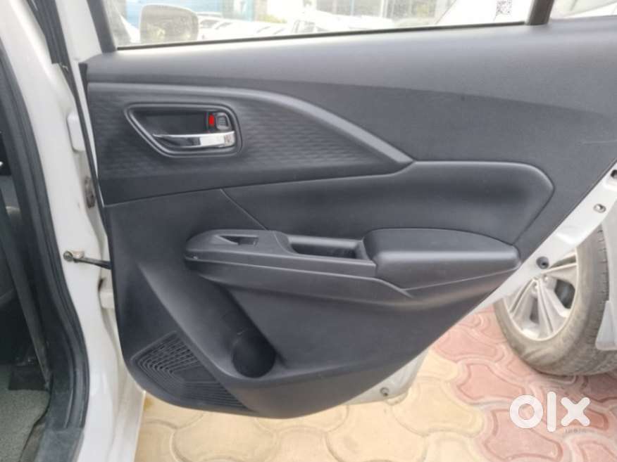 Maruti Suzuki Swift 1.2 Vxi (o), 2024, Petrol