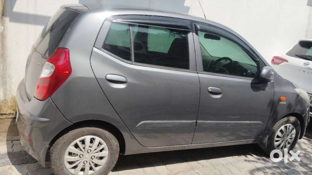 Hyundai I10 Sportz, 2016, Petrol