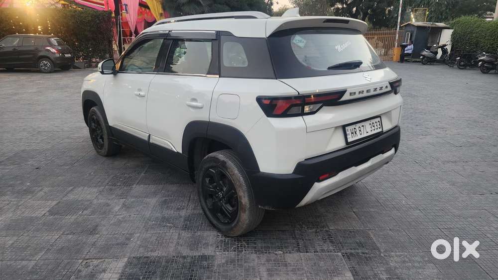 Maruti Suzuki Brezza 1.5 Zxi Cng Dual Tone, 2023, Cng & Hybrids