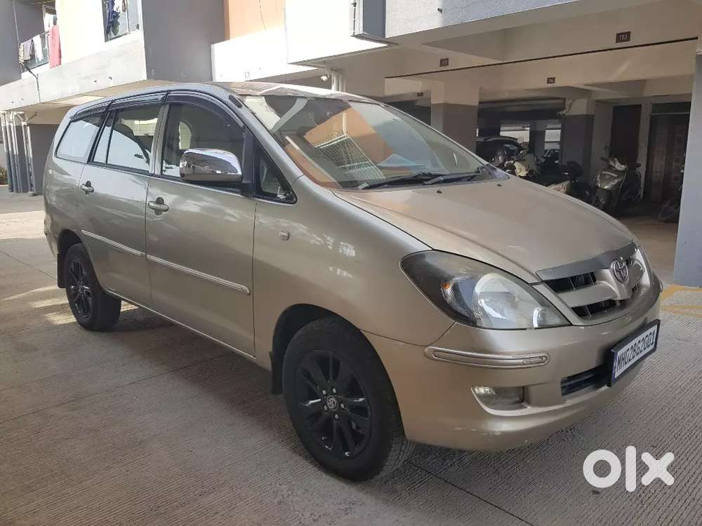 Toyota Innova 2.5-g