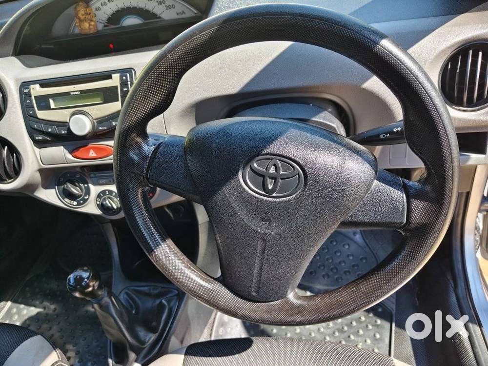 Toyota Etios Liva 2011-2012 G, 2011, Petrol