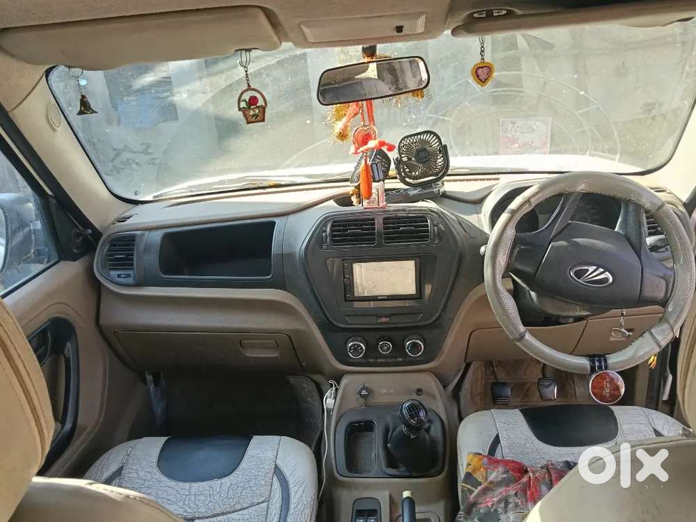 Mahindra Tuv 300 Plus 2018