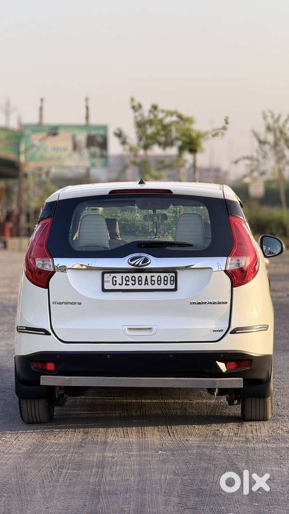 Mahindra Marazzo M6, 2018, Diesel