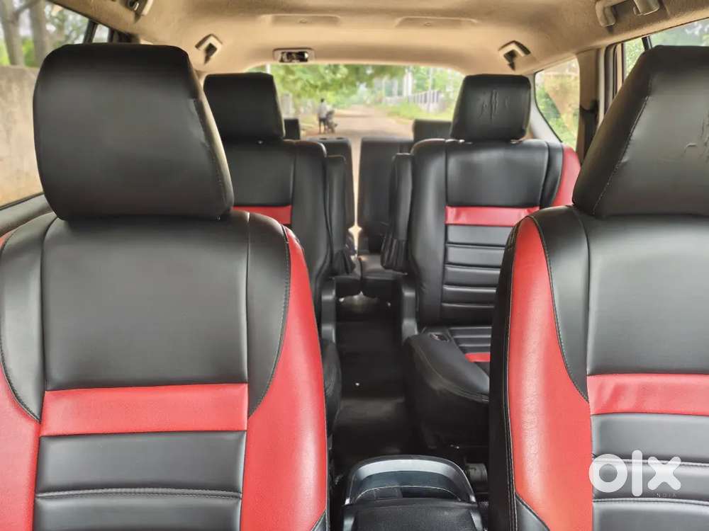 Toyota Innova Crysta 2.4 Mt 2017