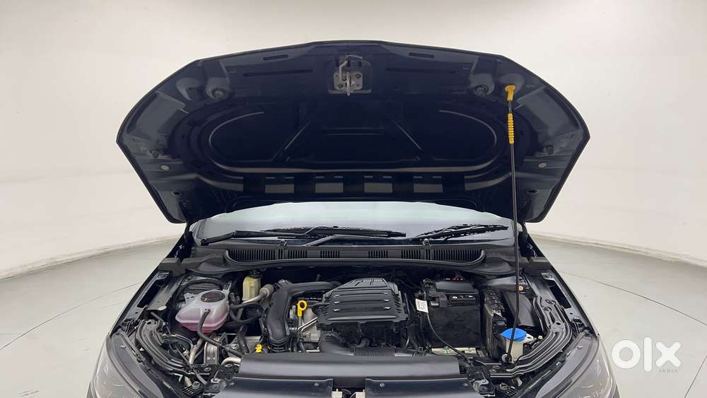 Skoda Slavia Style 1.0l Tsi At, 2023, Petrol